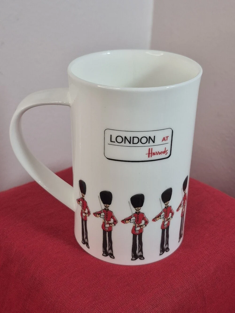 Vintage London at Harrods Queen's Guard Fine Bone China Coffee Mug 12 oz *Mint